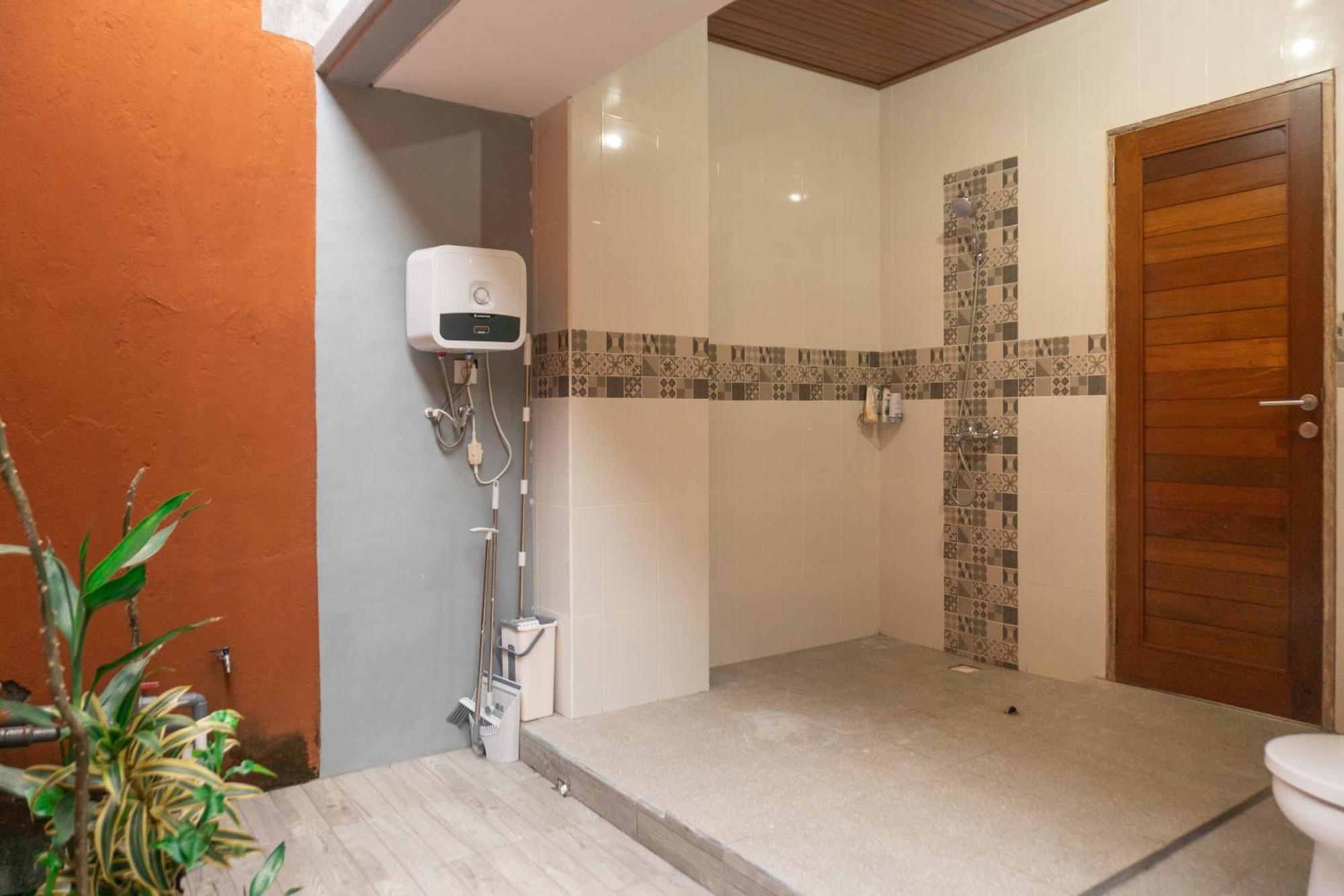 Townhouse, Pool & Kitchen, Ubud, Cucus Mondok Aparthotel Exterior photo